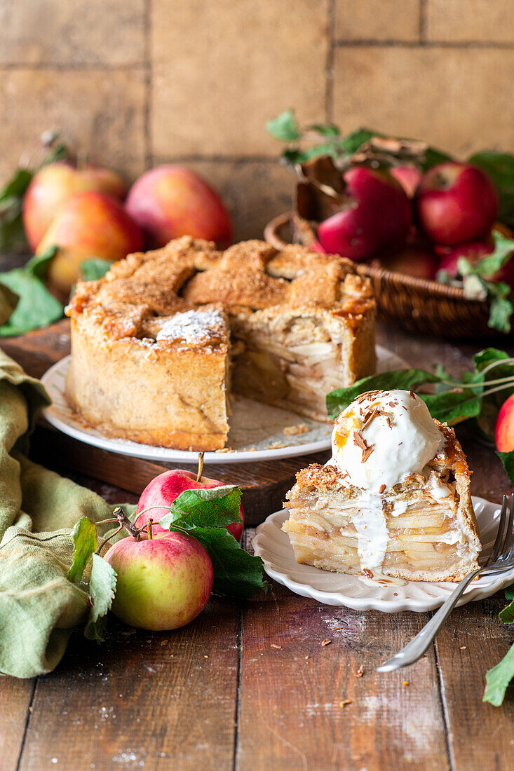 Apple pie with vanilla sauce