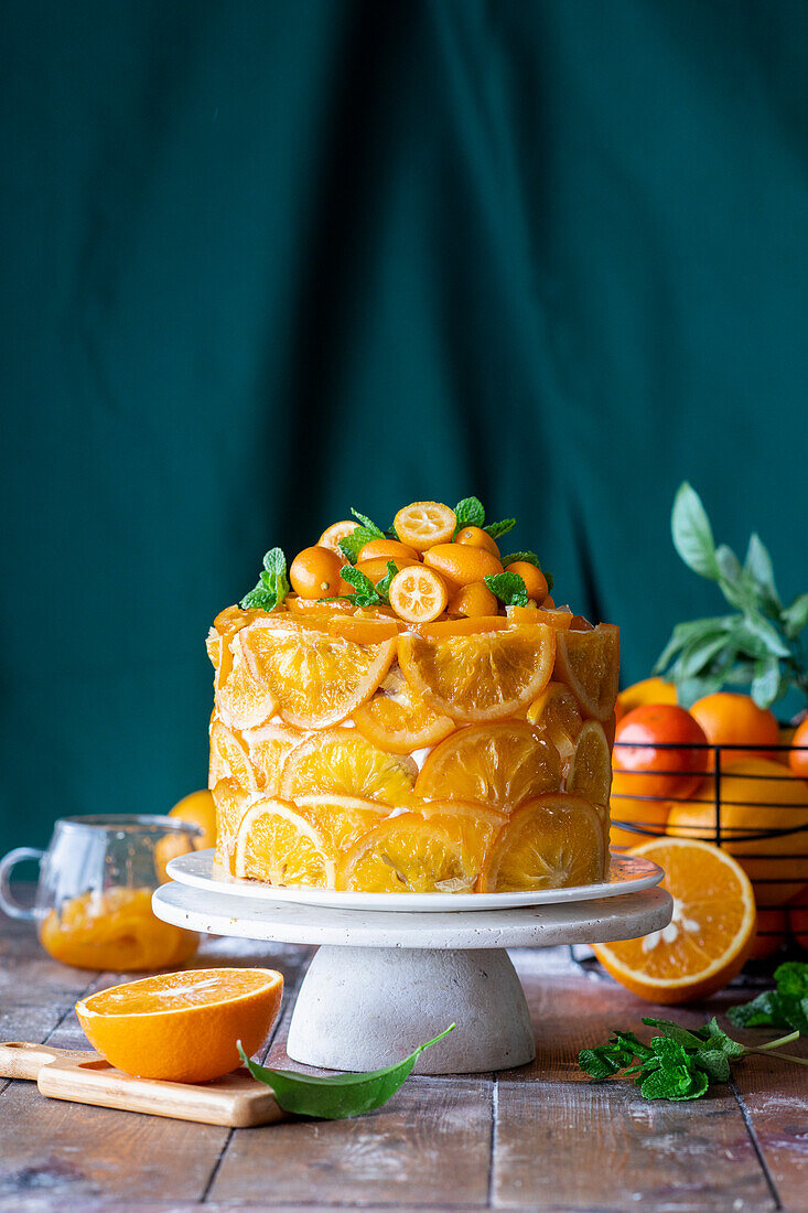 Torte mit kandierten Zitrusfrüchten