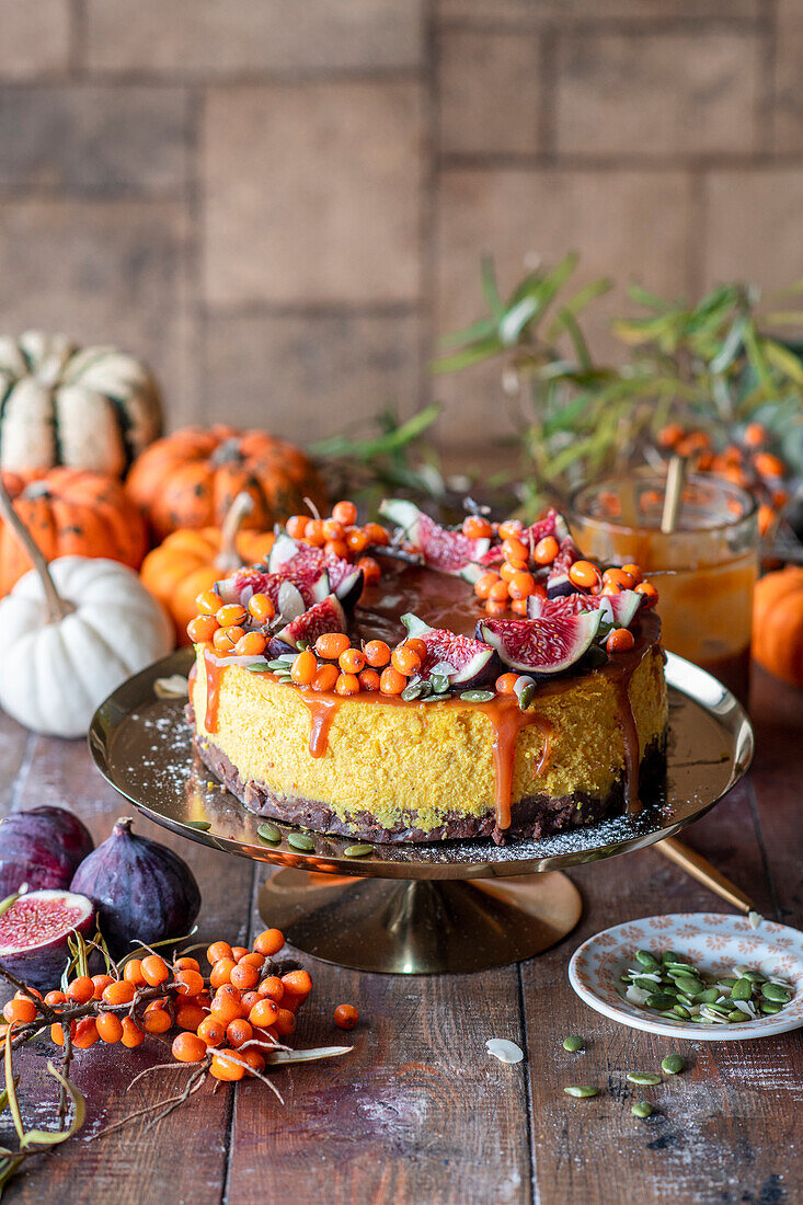 Pumpkin cheesecake with cookie base