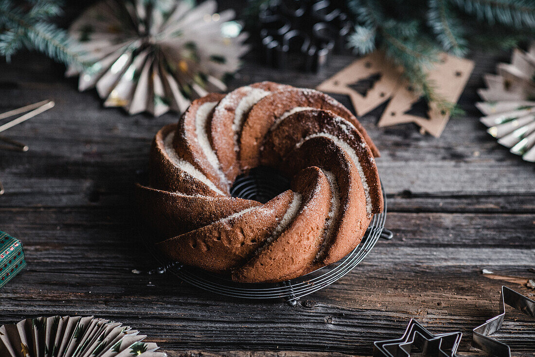 Weihnachtlicher Bundt Cake mit Zimt