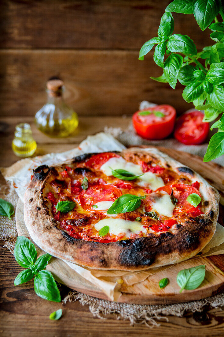 Neapolitanische Margarita-Pizza