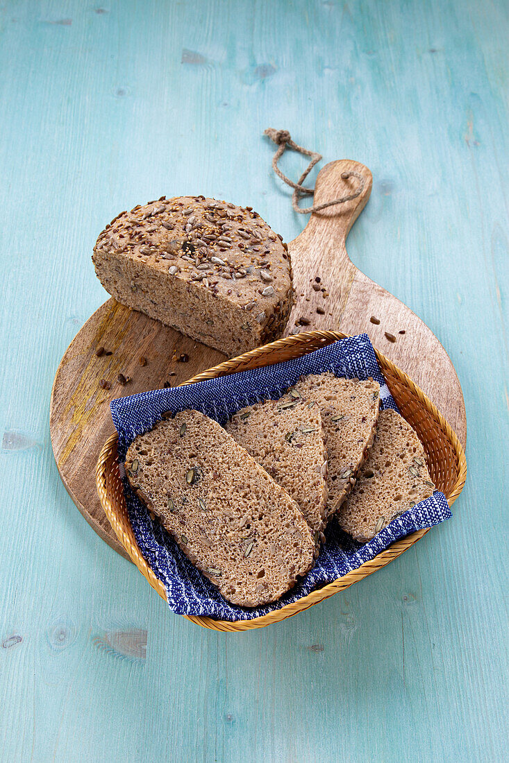 Seed bread cooked in the microwave