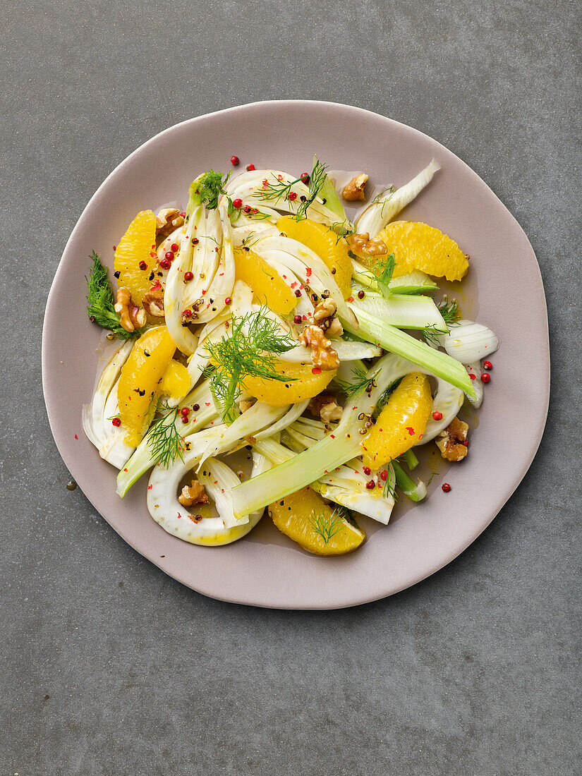 Fennel and orange salad with walnuts