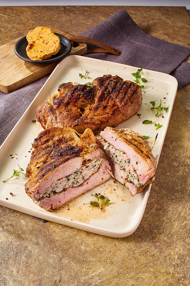 Gefüllte Nackensteaks vom Grill