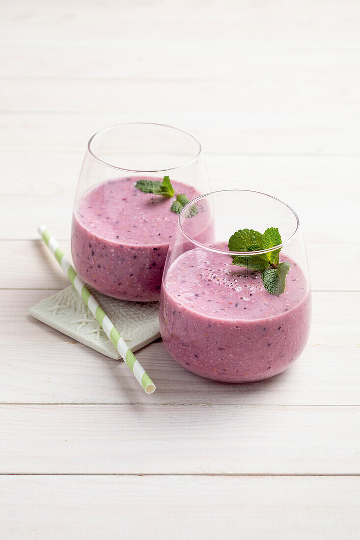 Vegan oatmeal smoothie with berries