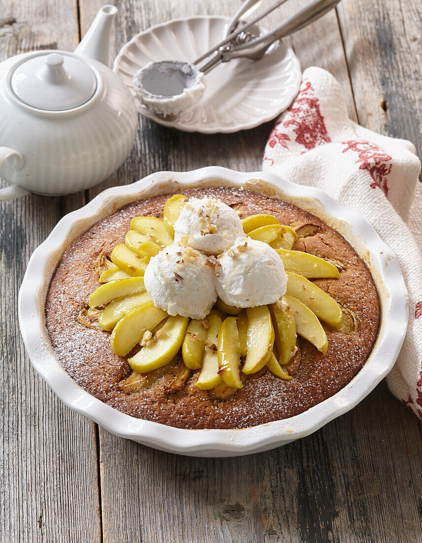 Spice cake with apples and vanilla ice cream