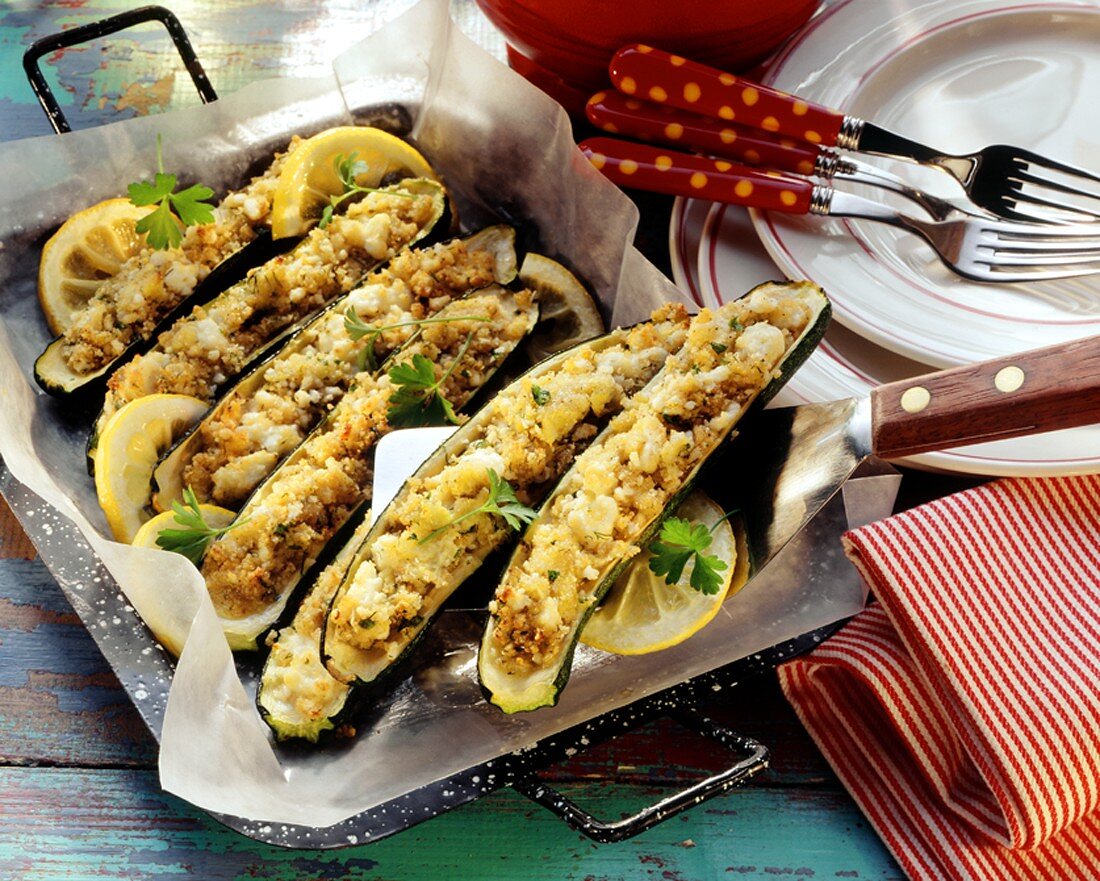 Gefüllte Zucchini mit Bulgur & Schafskäse