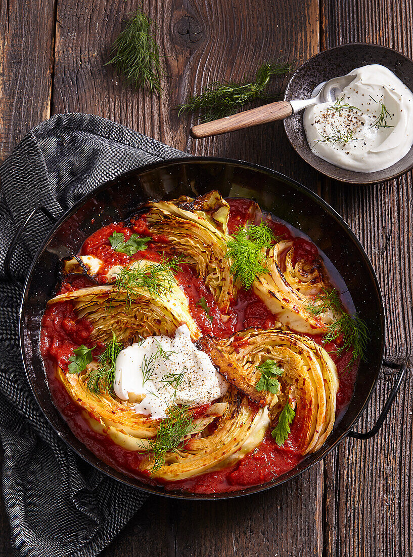 Caramelized cabbage in tomato sauce