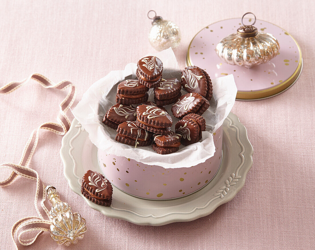 Filled Christmas cookies with chocolate cream