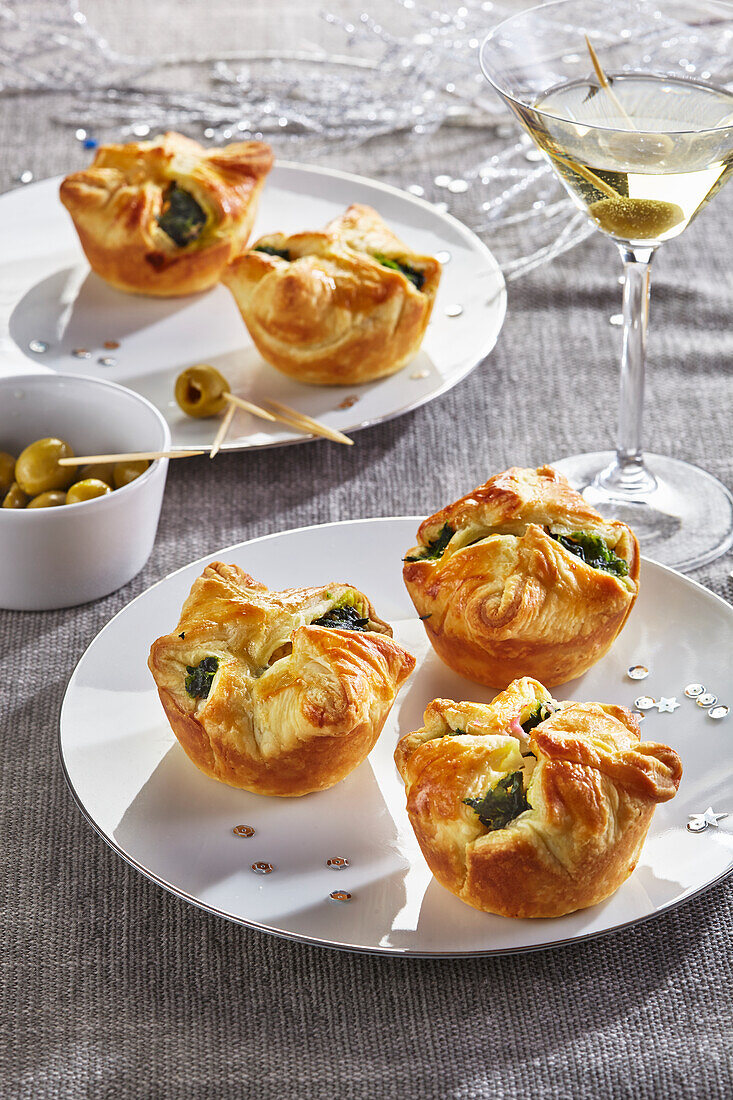 Spinach puff pastry tartlets