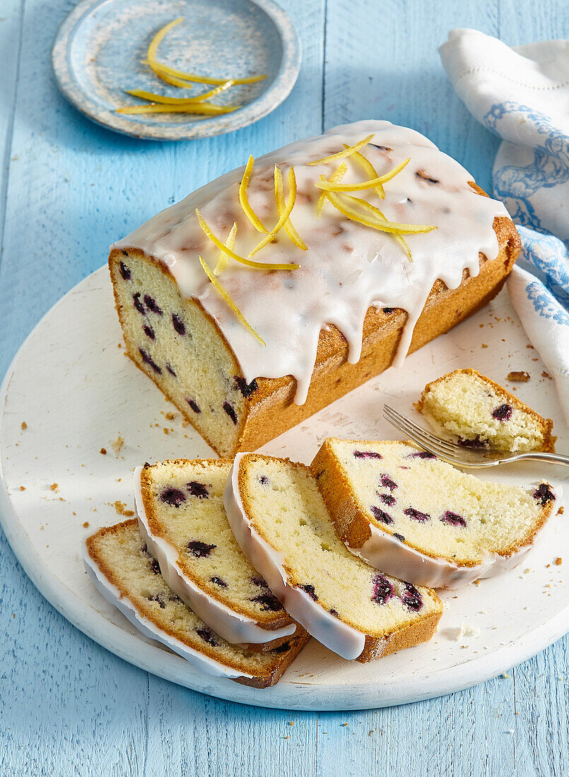 Blueberry and lemon cake