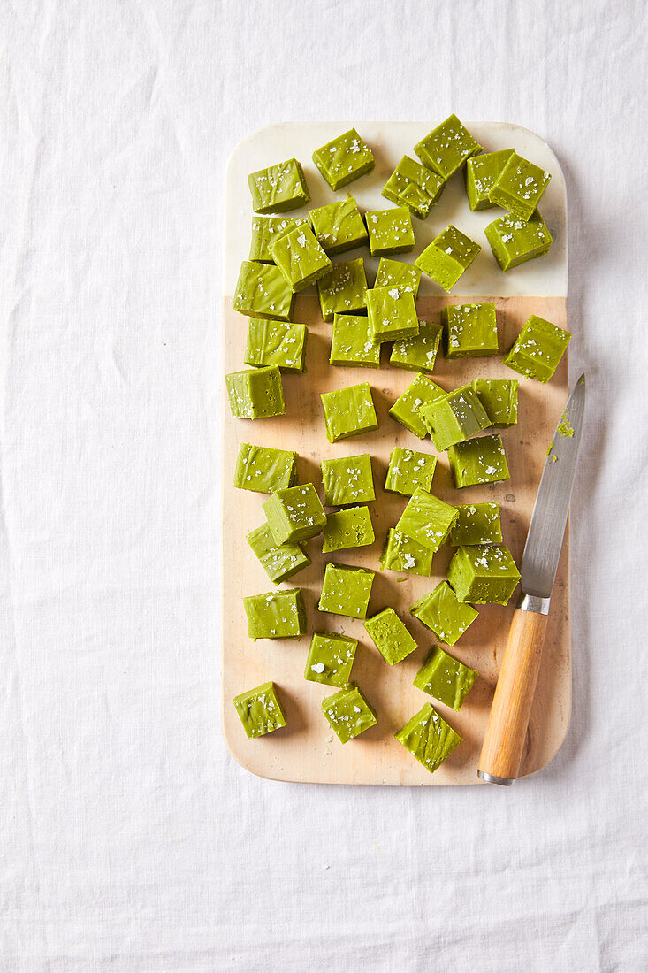 Salted matcha fudge