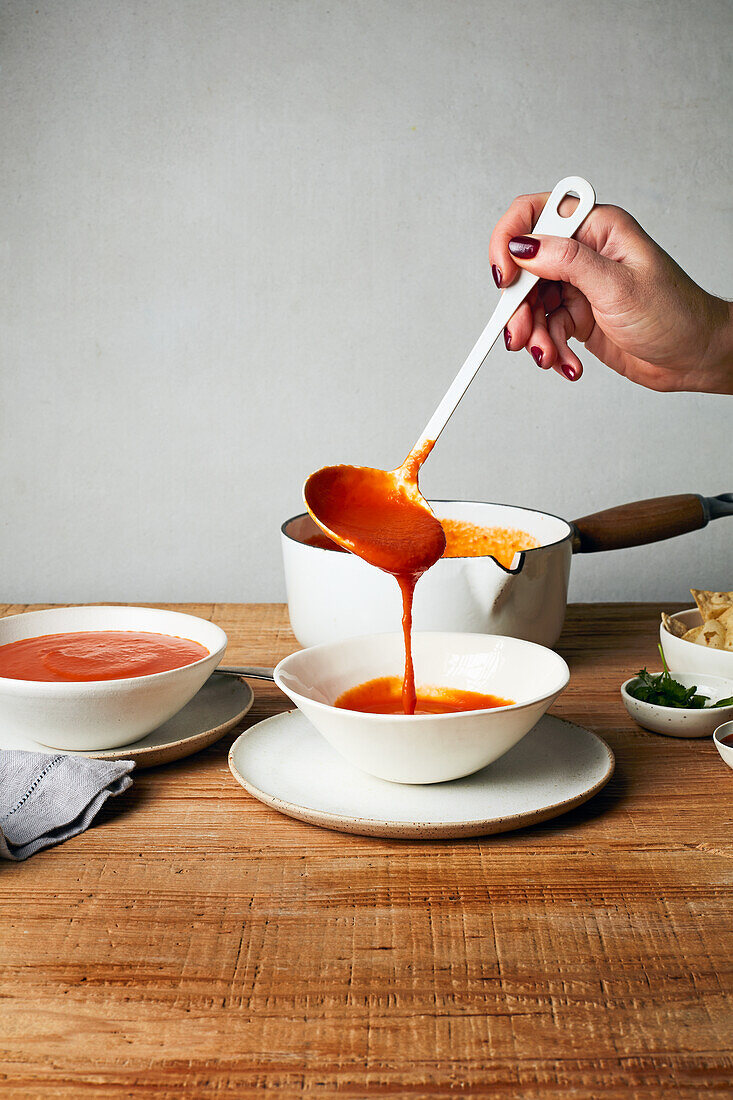 Tomatensuppe mit mexikanischer Salsa Macha