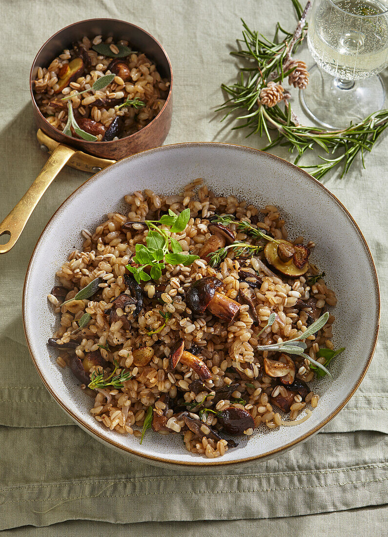 Mushroom-barley risotto with herbs