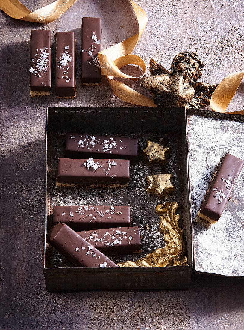 Chocolate bar with coconut caramel