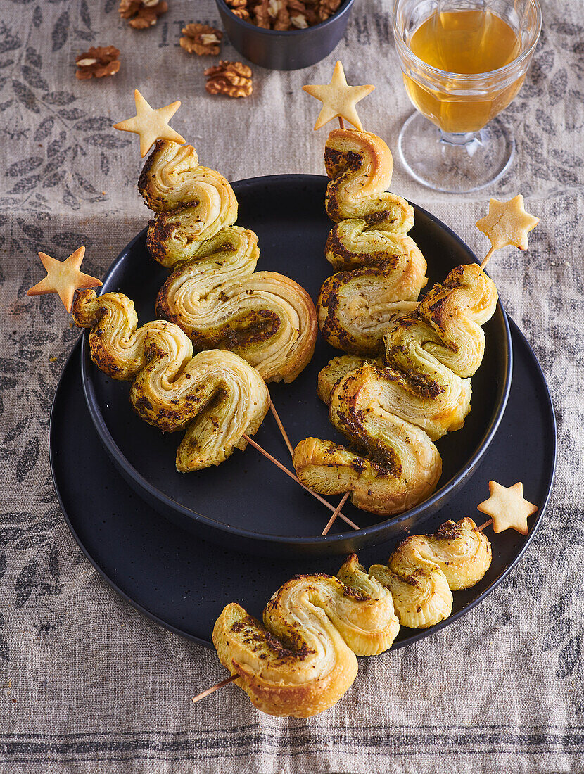 Puff pastry Christmas trees with basil pesto