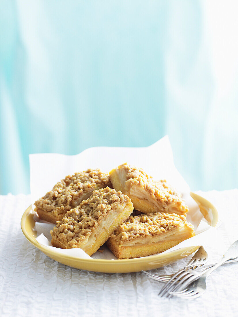 Apple streusel slices