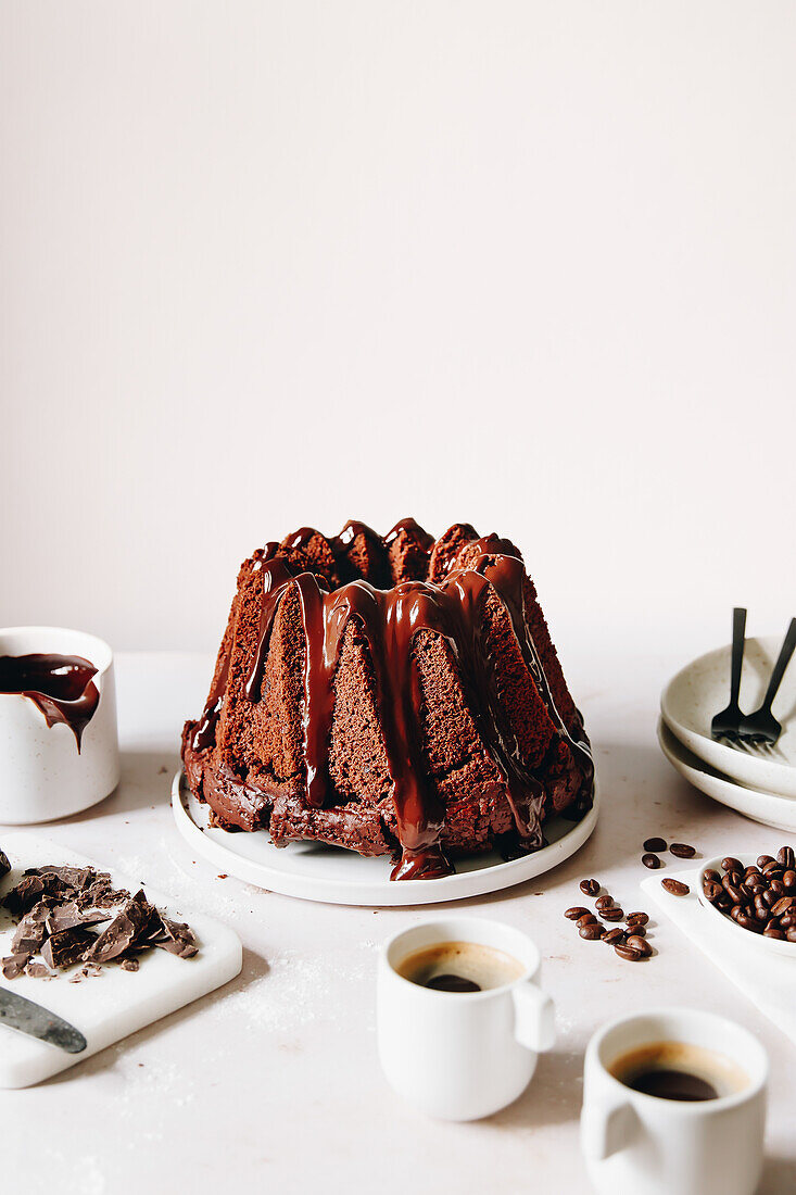 Vegan Gugelhupf with chocolate and espresso