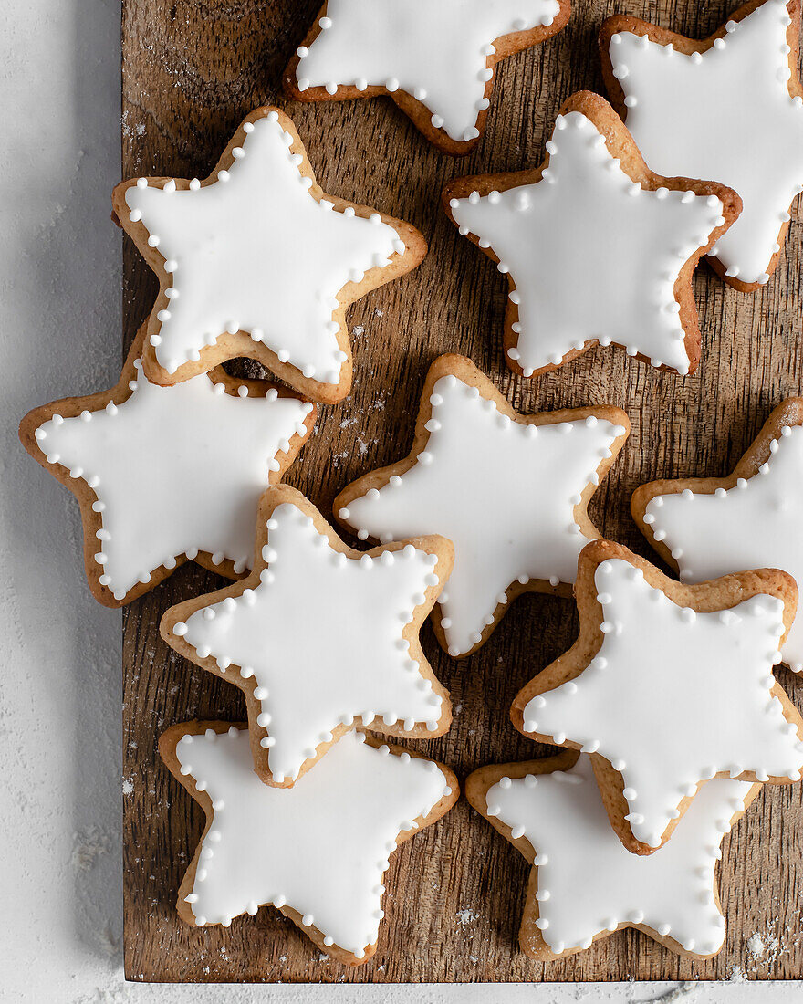 Sternenplätzchen mit Royal Icing