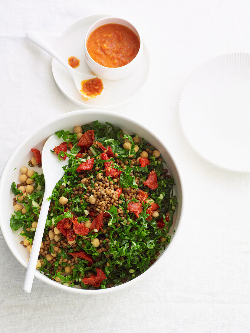 Kichererbsen-Linsen-Salat mit Mangold