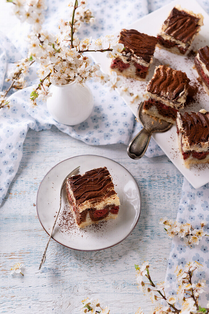 Vegan Donauwelle (German marble cake)