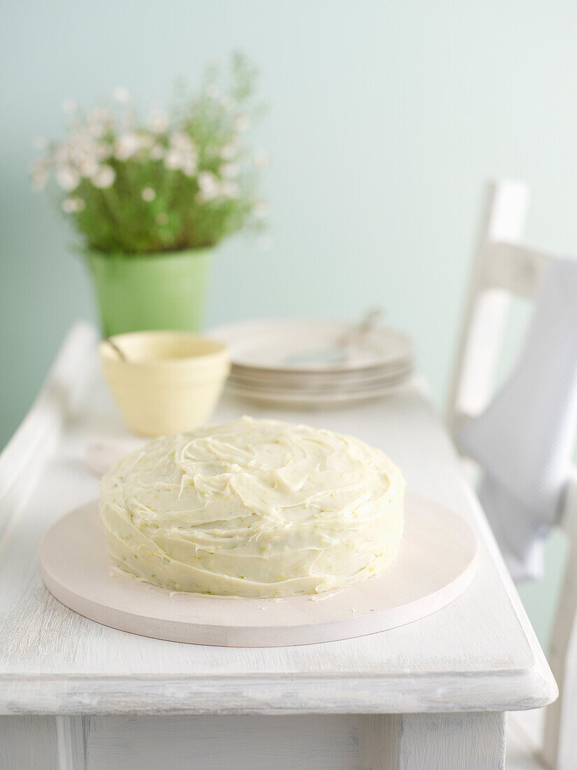 Mud Cake mit weißer Schokolade, Zitrone und Limette