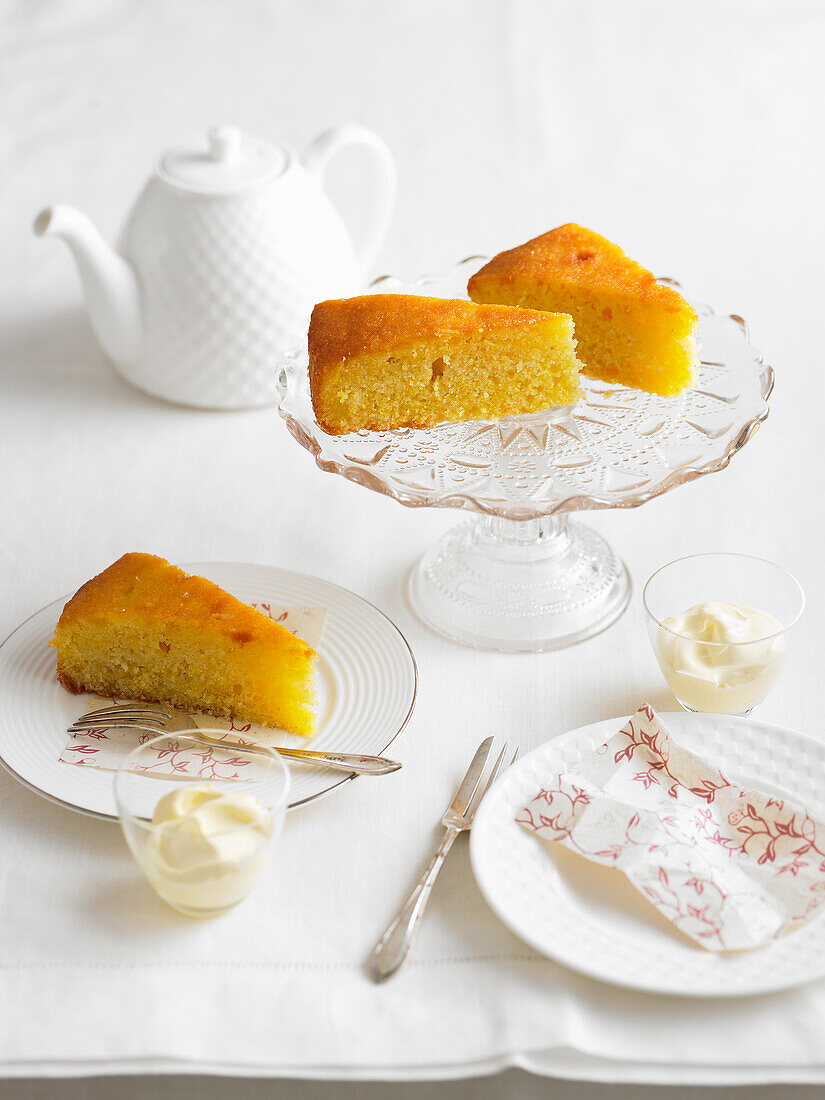 Orangen-Mandel-Halva-Kuchen