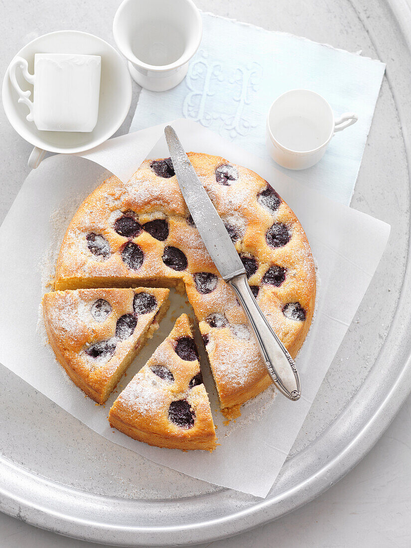 Teekuchen mit Kirschen