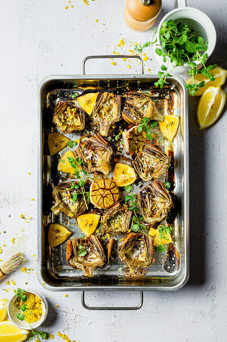 Geröstete Artischocken mit Knoblauch und Kräutern