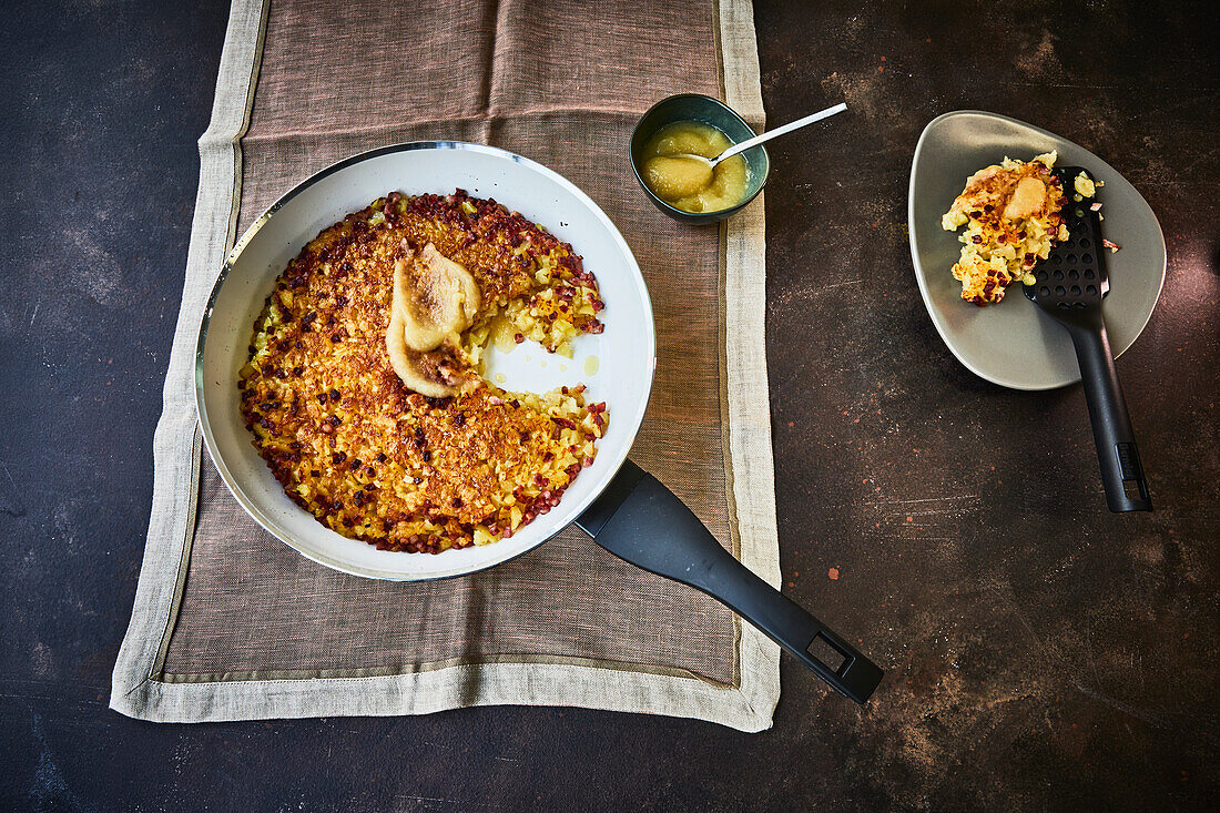 Potato Rösti with apple sauce