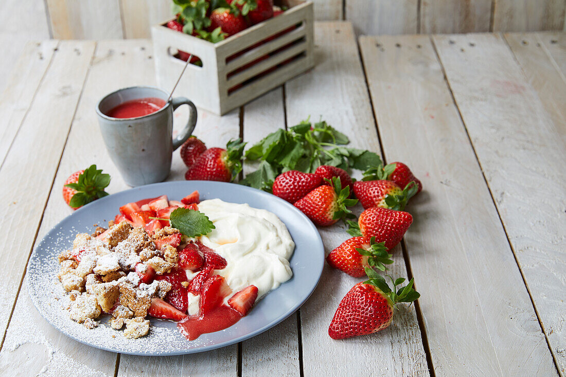 Erdbeer-Mascarpone-Crumble