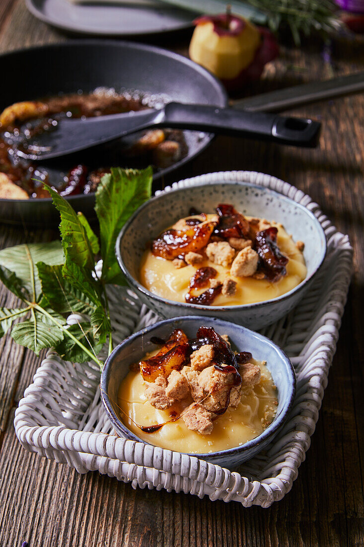 Pudding with carmelized apple and crumble