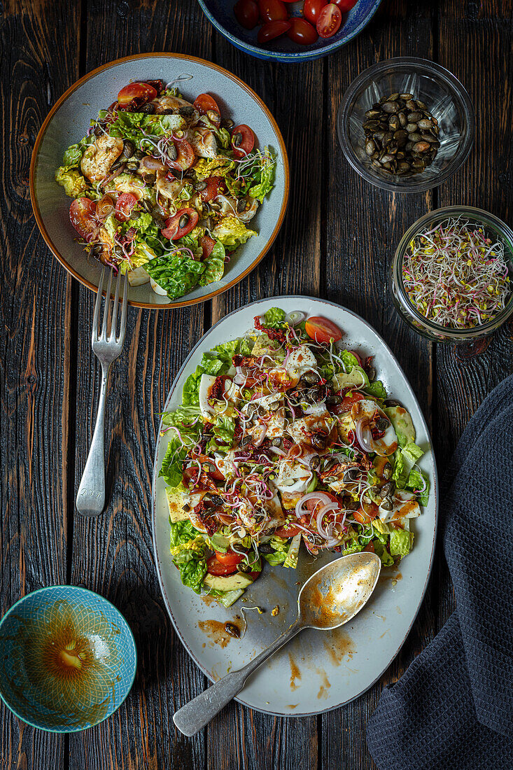 Mozzarellasalat mit Avocado