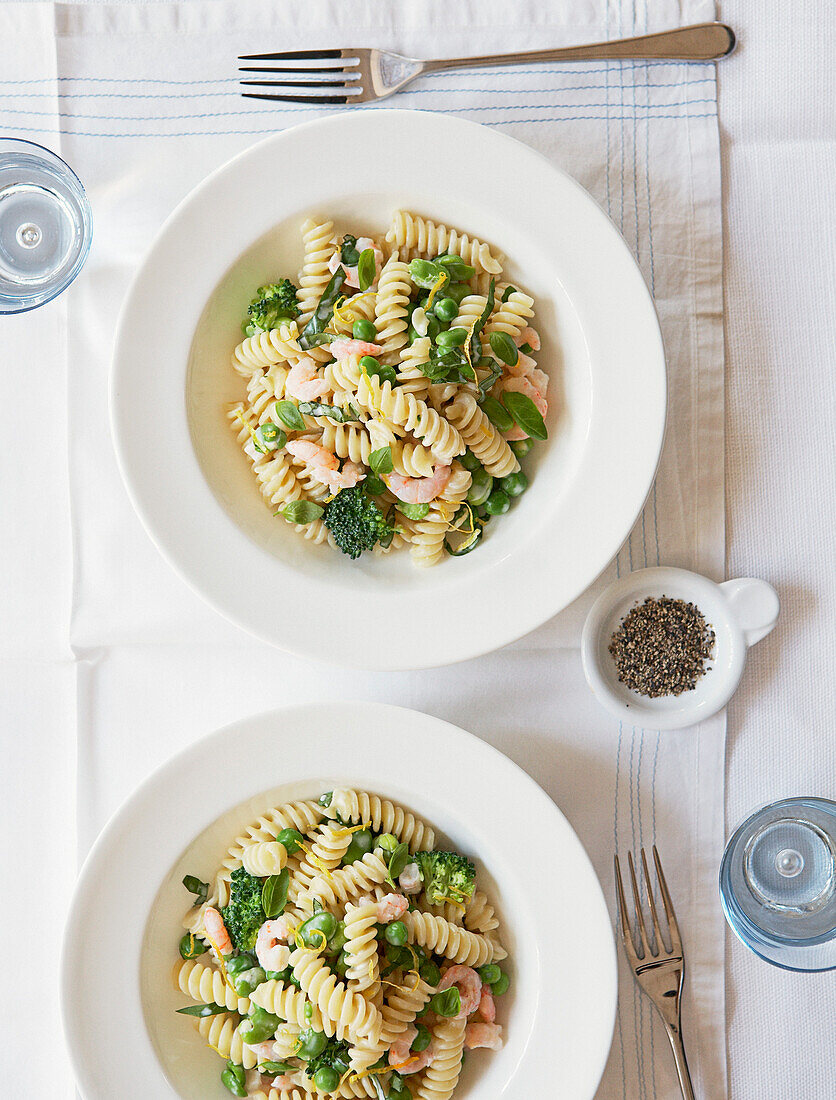 Pasta mit Garnelen, Mascarpone und Zitrone