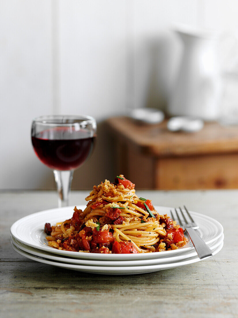 Spaghetti with chorizo and rosemary pangrita