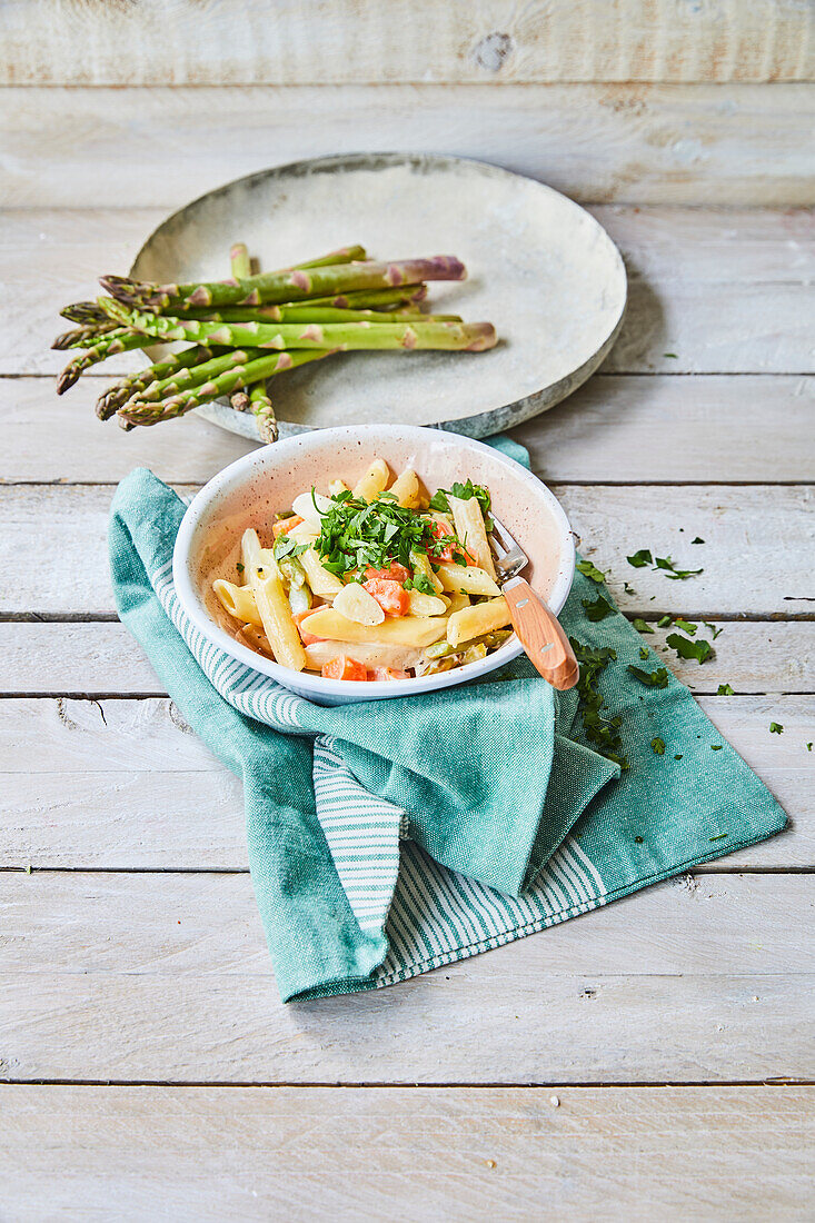 Penne with green asparagus