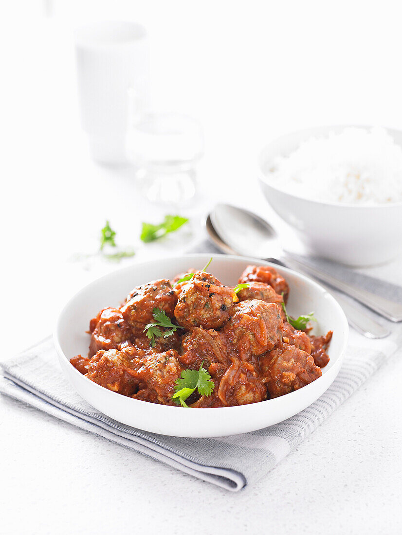 Fleischbällchen mit würziger Chipotle-Tomatensauce