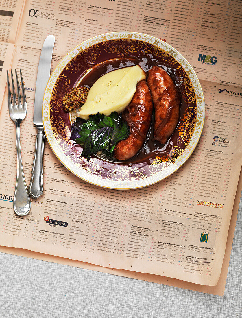 Wurst mit Kartoffelbrei und Gravy