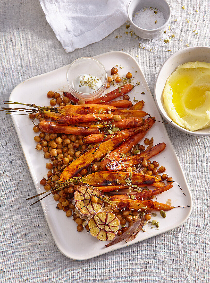 Roasted carrots with chickpeas and garlic