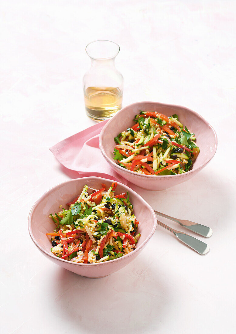 Hirsesalat mit Paprika und Zucchini