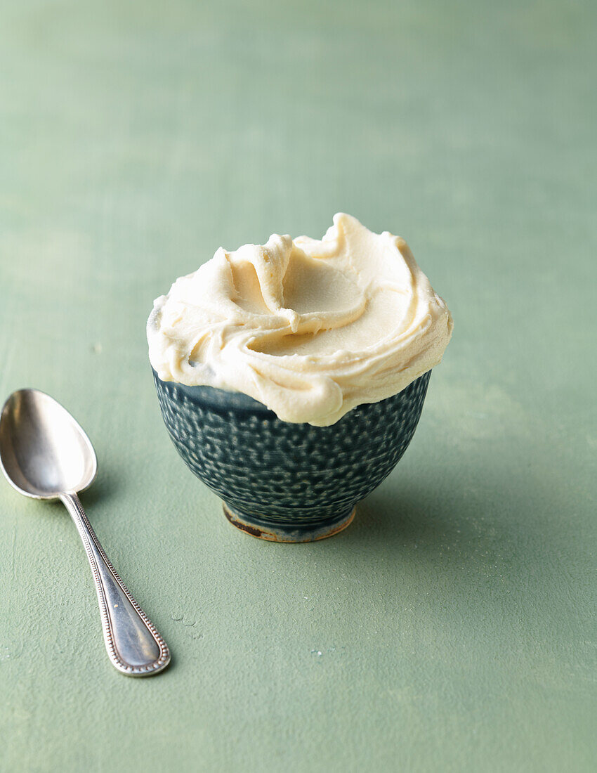 Apricot liqueur ice cream