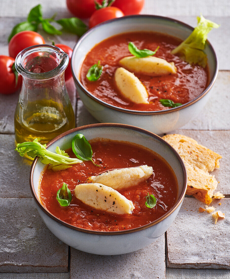 Tomatensuppe mit Ricotta-Gnocchi