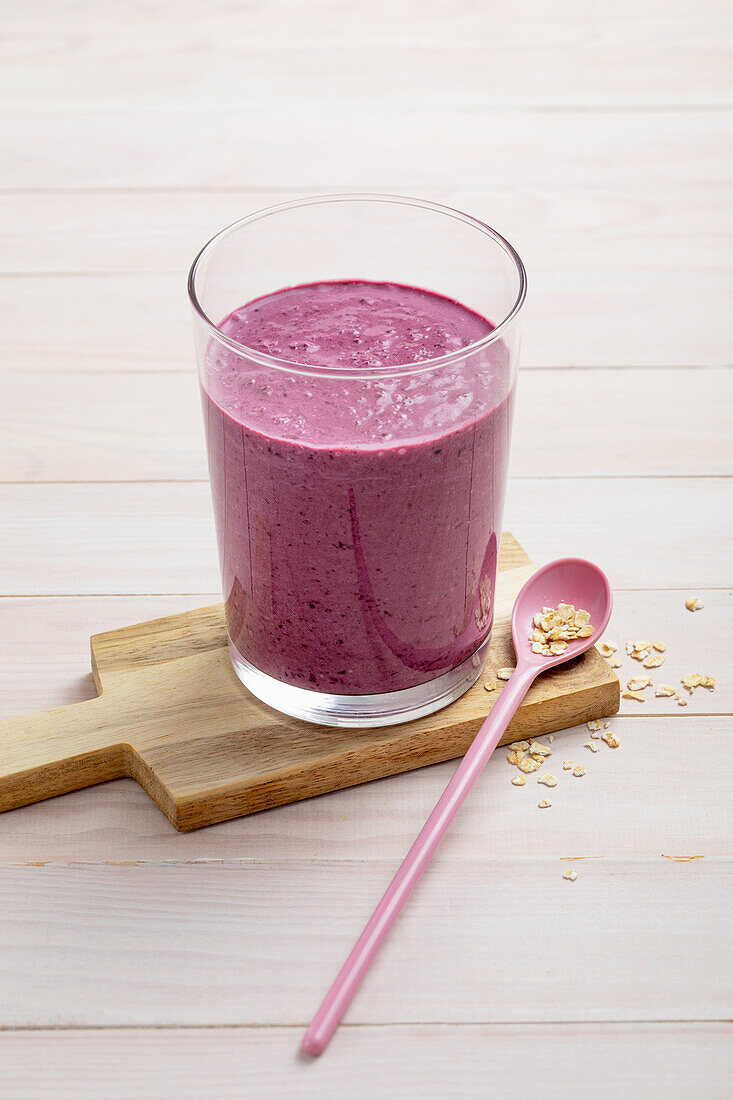 Blueberry shake with curd cheese and oatmeal