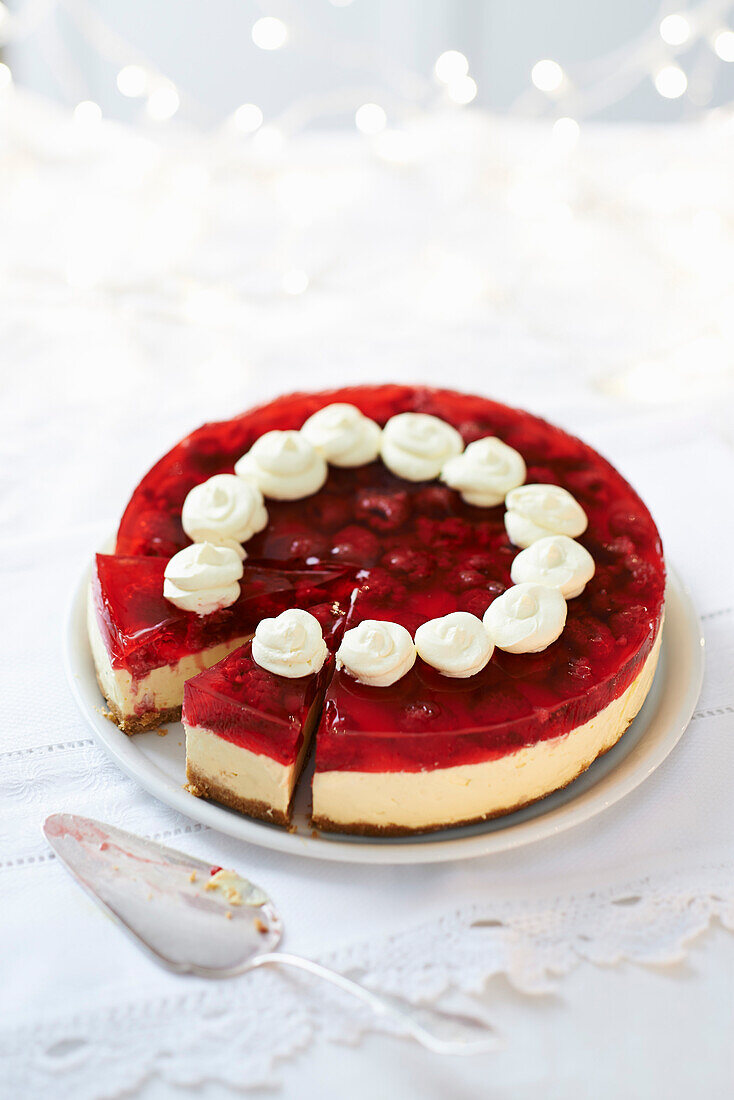 Cheesecake with raspberries