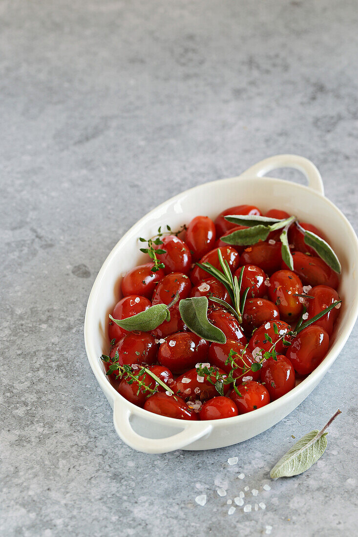 Roasted tomatoes with herbs and spices