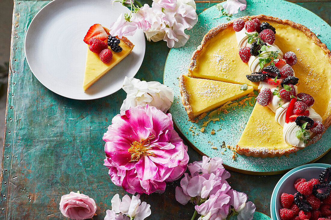 Lemon tart with ginger pastry