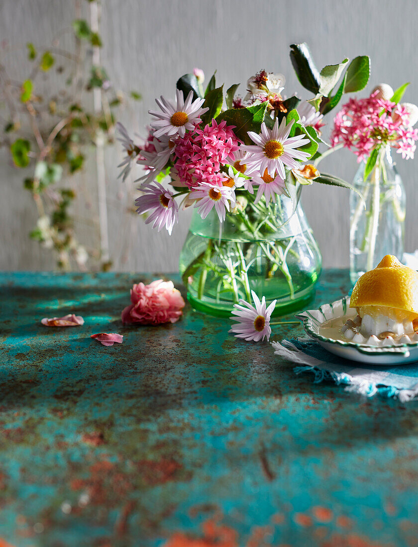 Frühsommerlicher Blumenstrauß