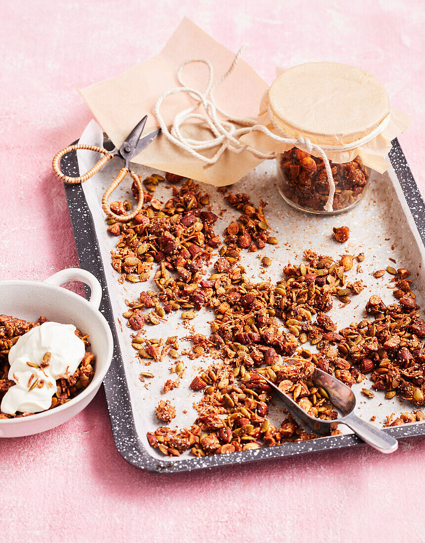 Knuspriges Zimt-Mandel-Granola