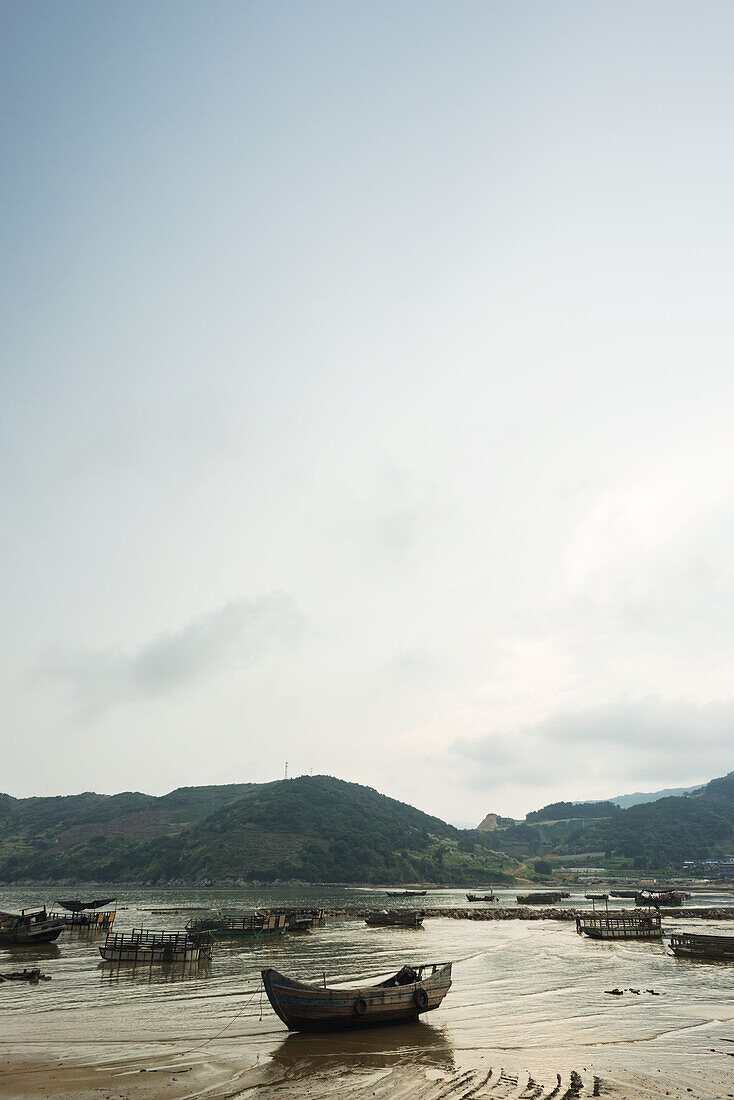 Landschaft der Dörfer um die Stadt Xiapu, berühmter Ort für traditionellen chinesischen Fischfang; Xiapu, Fujian, China