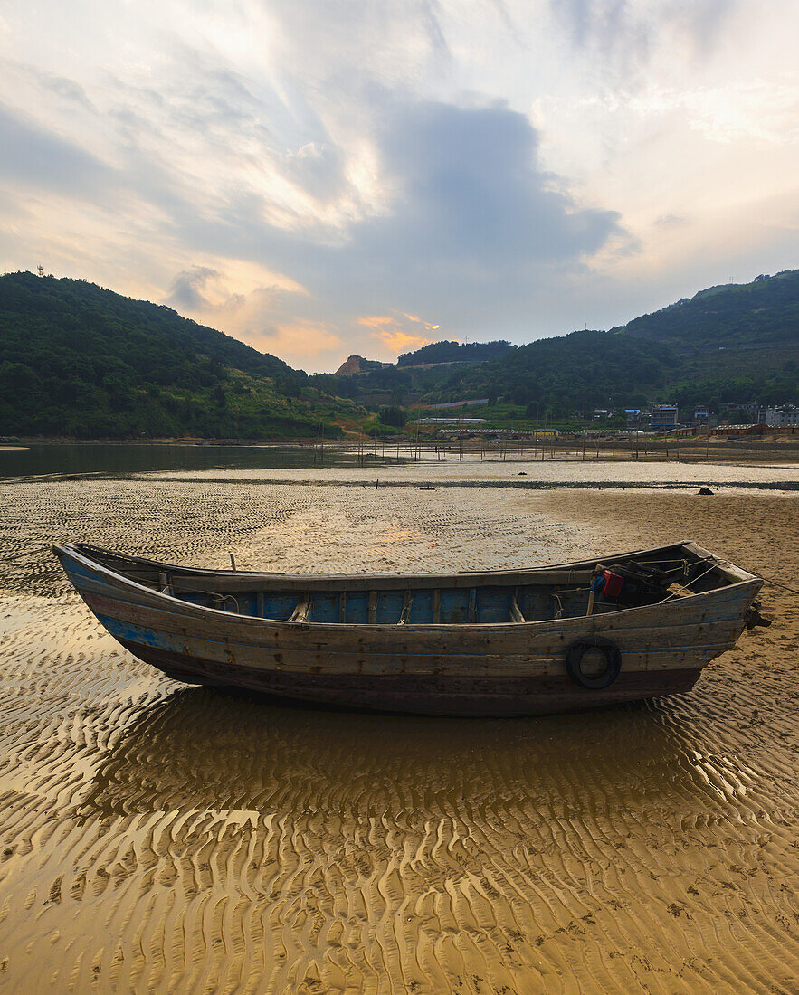 Landschaft der Dörfer um die Stadt Xiapu, berühmter Ort für traditionellen chinesischen Fischfang; Xiapu, Fujian, China